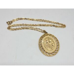 Vintage Gold Tone Etched Flowers Pendant And Chain Necklace